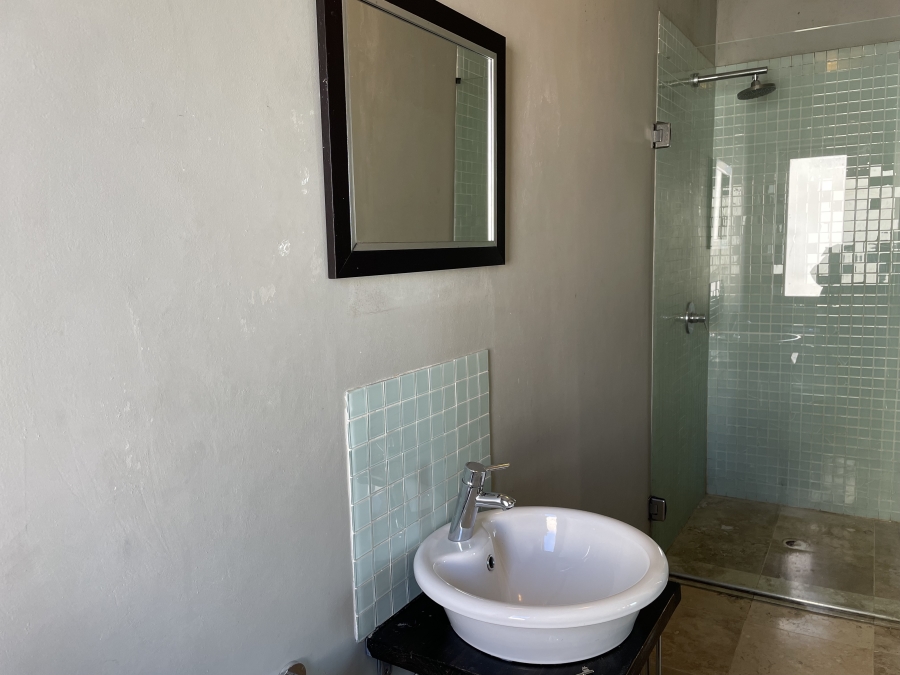 To Let 3 Bedroom Property for Rent in Vredehoek Western Cape